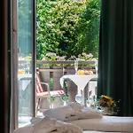 מלון Graefliches Alte Post 4*