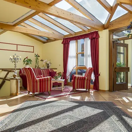 Hotell Graefliches Alte Post 4*