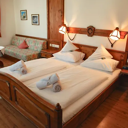 Graefliches Alte Post Hotel 4*